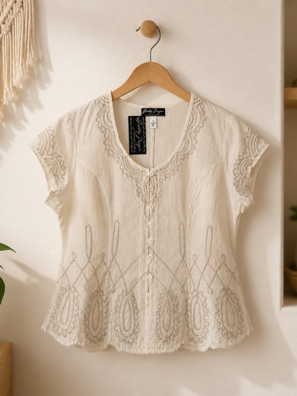 Gretty Zueger Cream Embroidered Cap-Sleeve Button Front Blouse